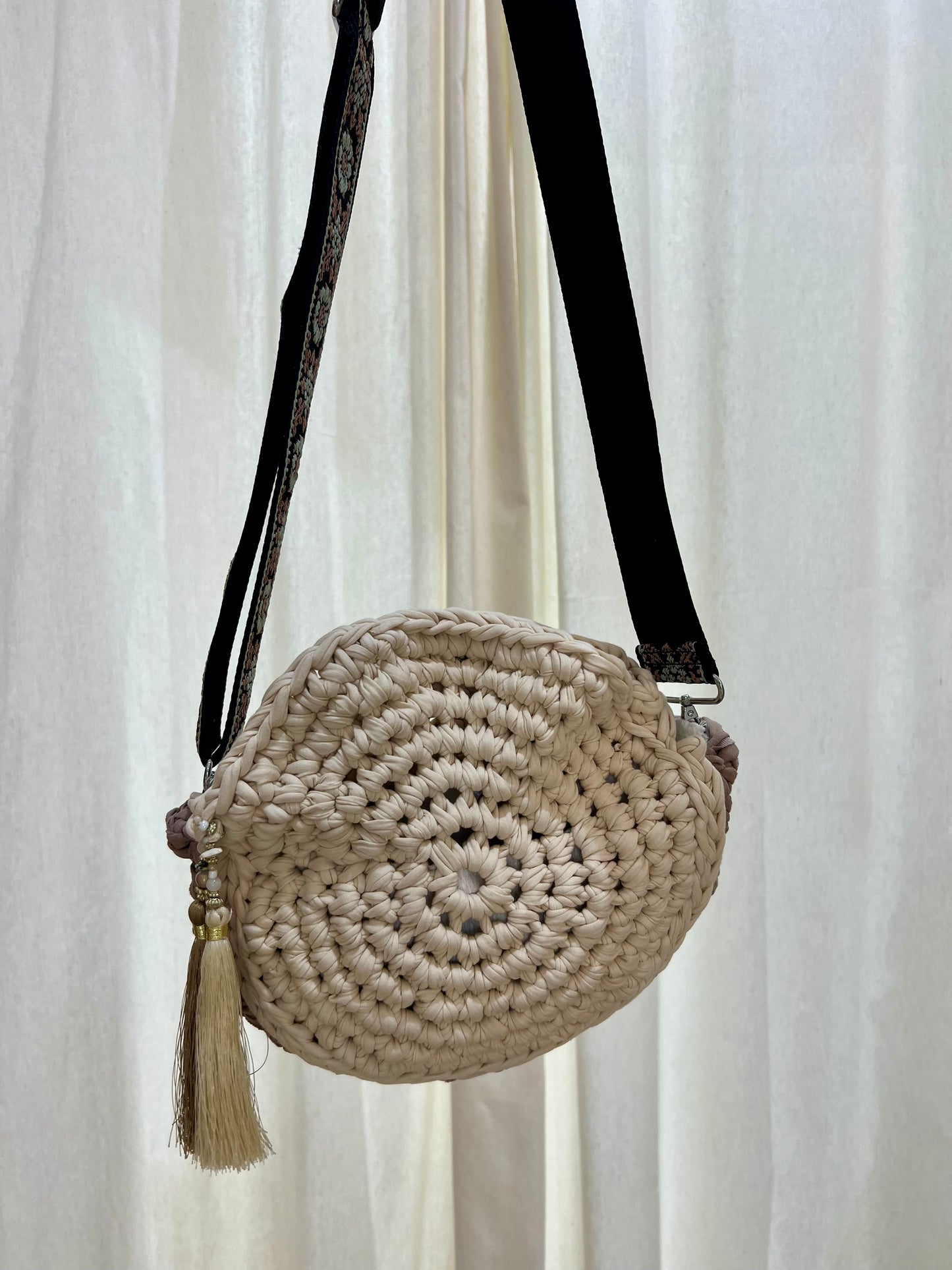 Nona round Crochet bag